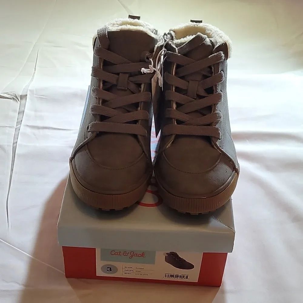 CAT&JACK BARNETT MID-TOP KID SHOES - Picture 3 of 16